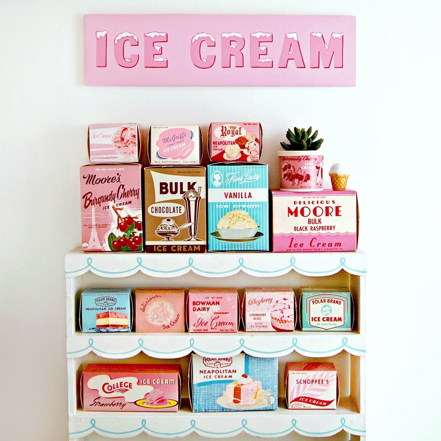 Image of Ice Cream sign (Pink or Mint)
