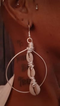 Image 1 of Hoola My Hoops Cowrie shell Ear-Rings (1)