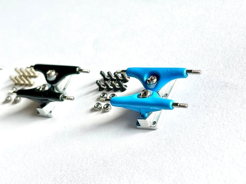 Image of DT Zero 32mm Pro Trucks