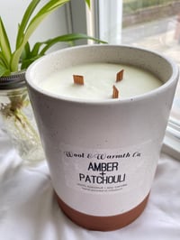 Amber & Patchouli Crackling  Candle