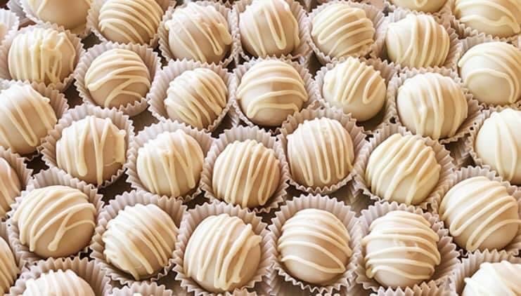Image of Cake pop bites/ Mini bolas de pastel