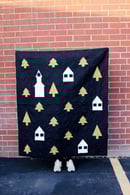 Image 1 of the MOUNTAIN TOWN QUILT PATTERN