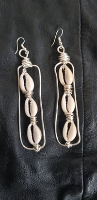 Image 5 of Hoola My Hoops Cowrie shell Ear-Rings (1)