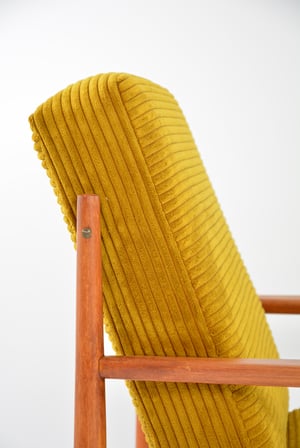 Image of Fauteuils modèle T jaunes miel
