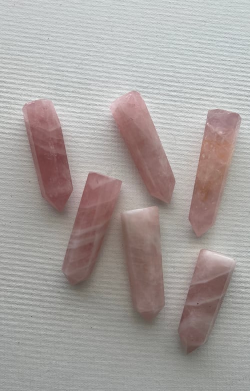 Image of ROSES II • THIN • Rose Quartz Lariat