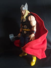 Image 2 of Marvel Legends 80th Anniversary Thor cape