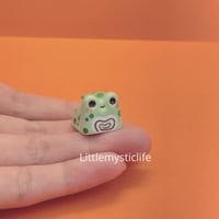 Image 2 of ceramic keycap lily pad frog 1