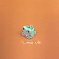 Image 3 of ceramic keycap lily pad frog 1