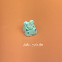 Image 4 of ceramic keycap lily pad frog 1