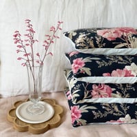 Image 2 of JARDIN SECRET coussin nuque