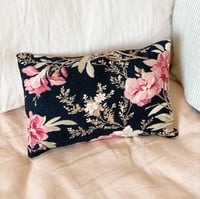 Image 3 of JARDIN SECRET coussin nuque