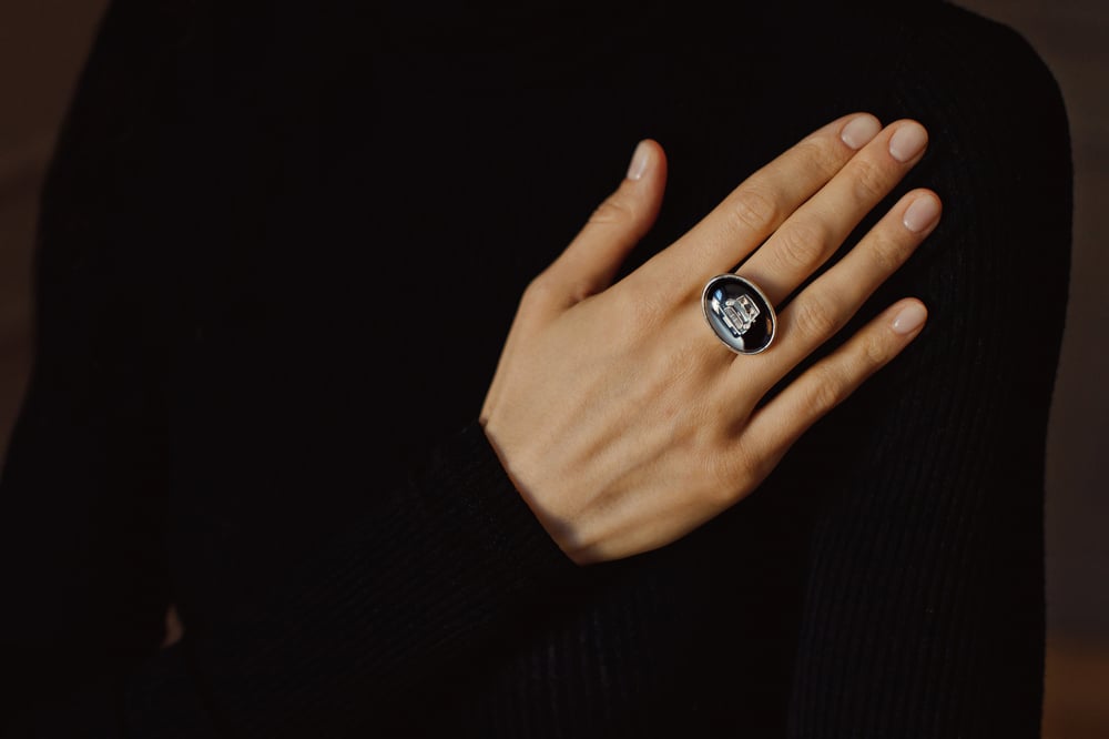 Image of "Life is.." teddy-bear’s silver ring with photo and rock crystal  · PEREGRINATIO EST VITA ·