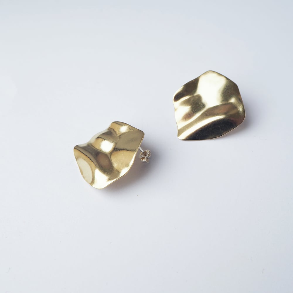 Image of *NEW* Purl Statement Stud Earrings