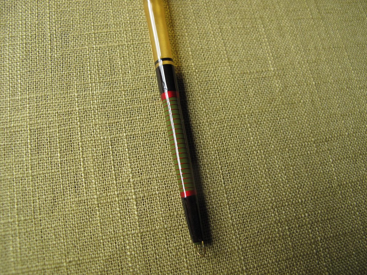 Image of Large cured Swan Quill (A)