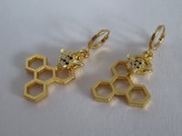 Image 4 of Kate Middleton Duchess of Cambridge Inspired Replikate Honeycomb Bee Hoop Earrings