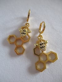 Image 1 of Kate Middleton Duchess of Cambridge Inspired Replikate Honeycomb Bee Hoop Earrings