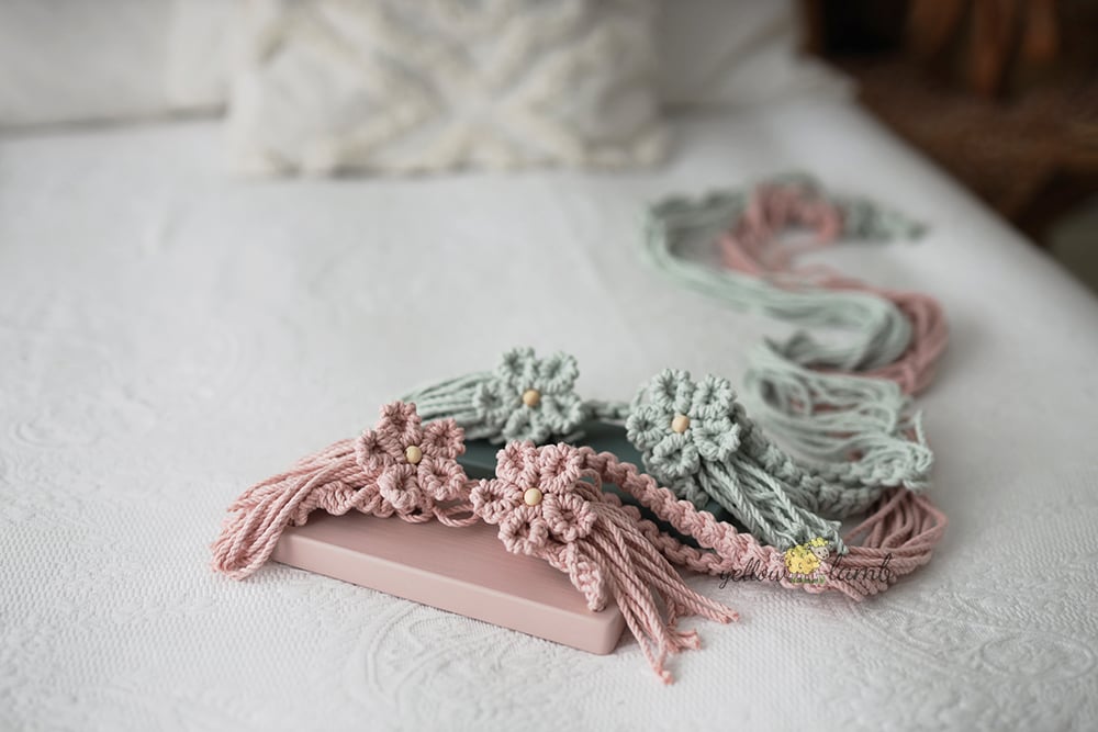 Image of « tiny macrame swing - pink and sage with pastel green- #2 »