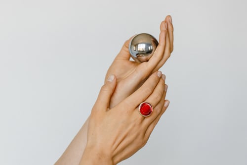 Image of "The sun warms.." silver ring with red acrylic glass 20mm · OMNIA SOL TEMPERAT.. ·