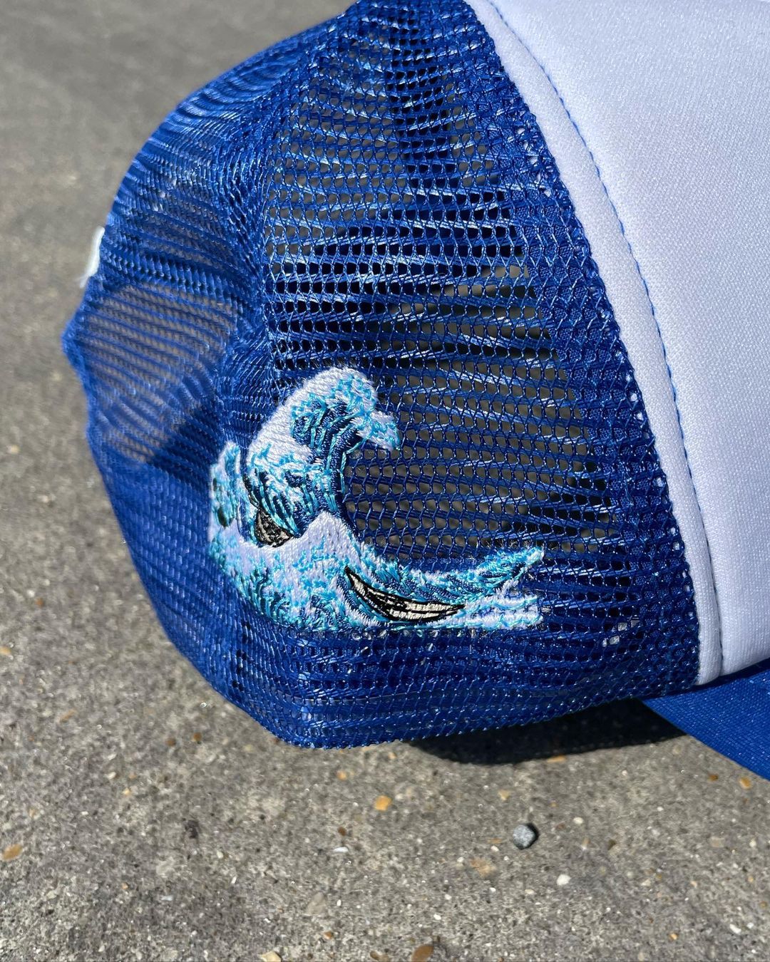 Image of Wave blue trucker hat 