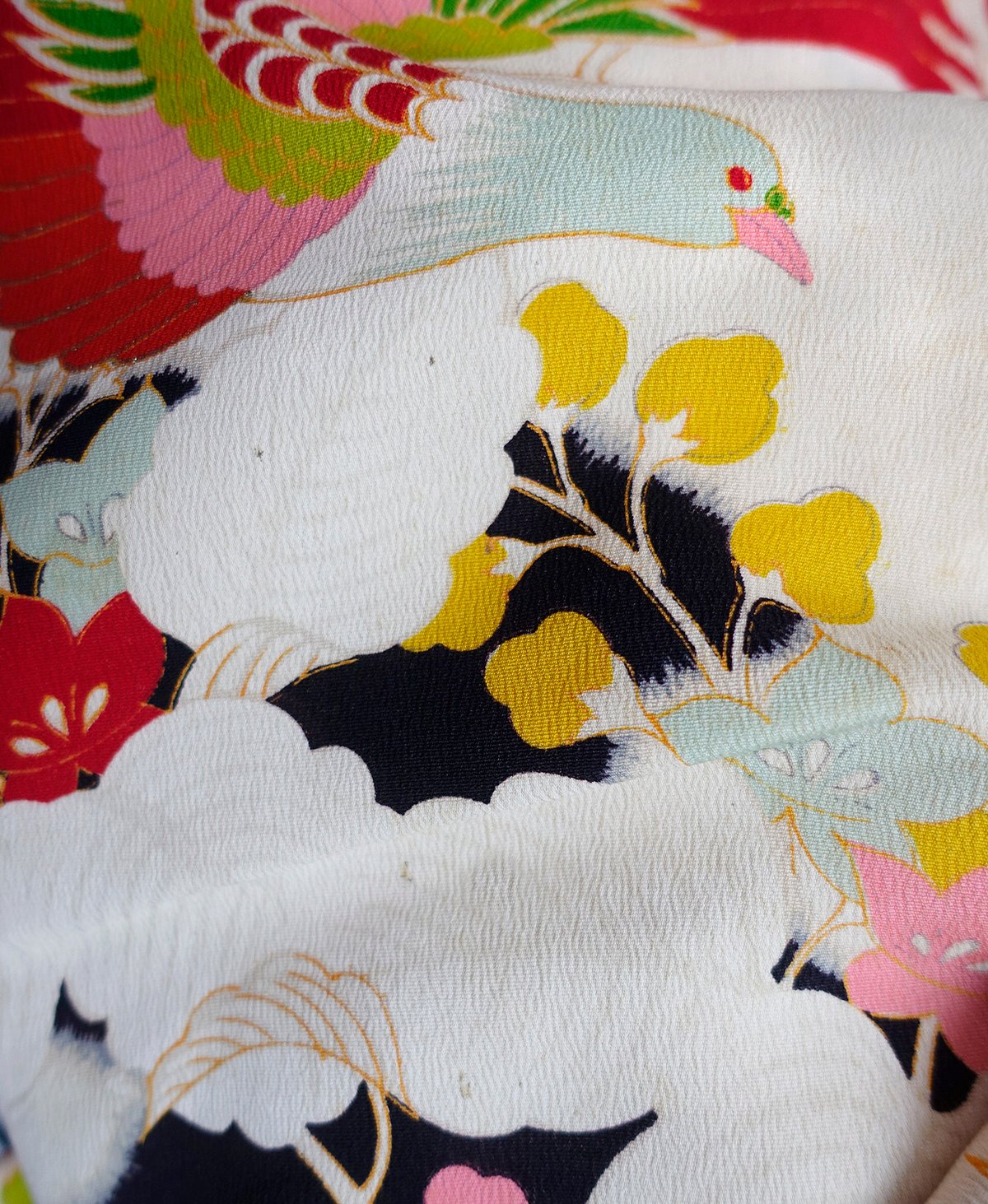 Image of Kimono af silke med fugle og fauna