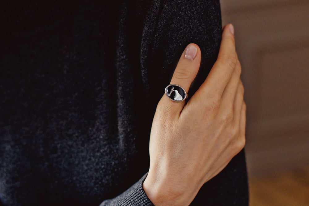 Image of "Good of you to come" teddy-bear’s silver ring with photo and rock crystal  · BENE FACTUM.. ·