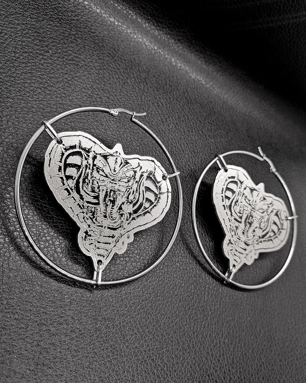 Love me Like a Reptile - Hoops