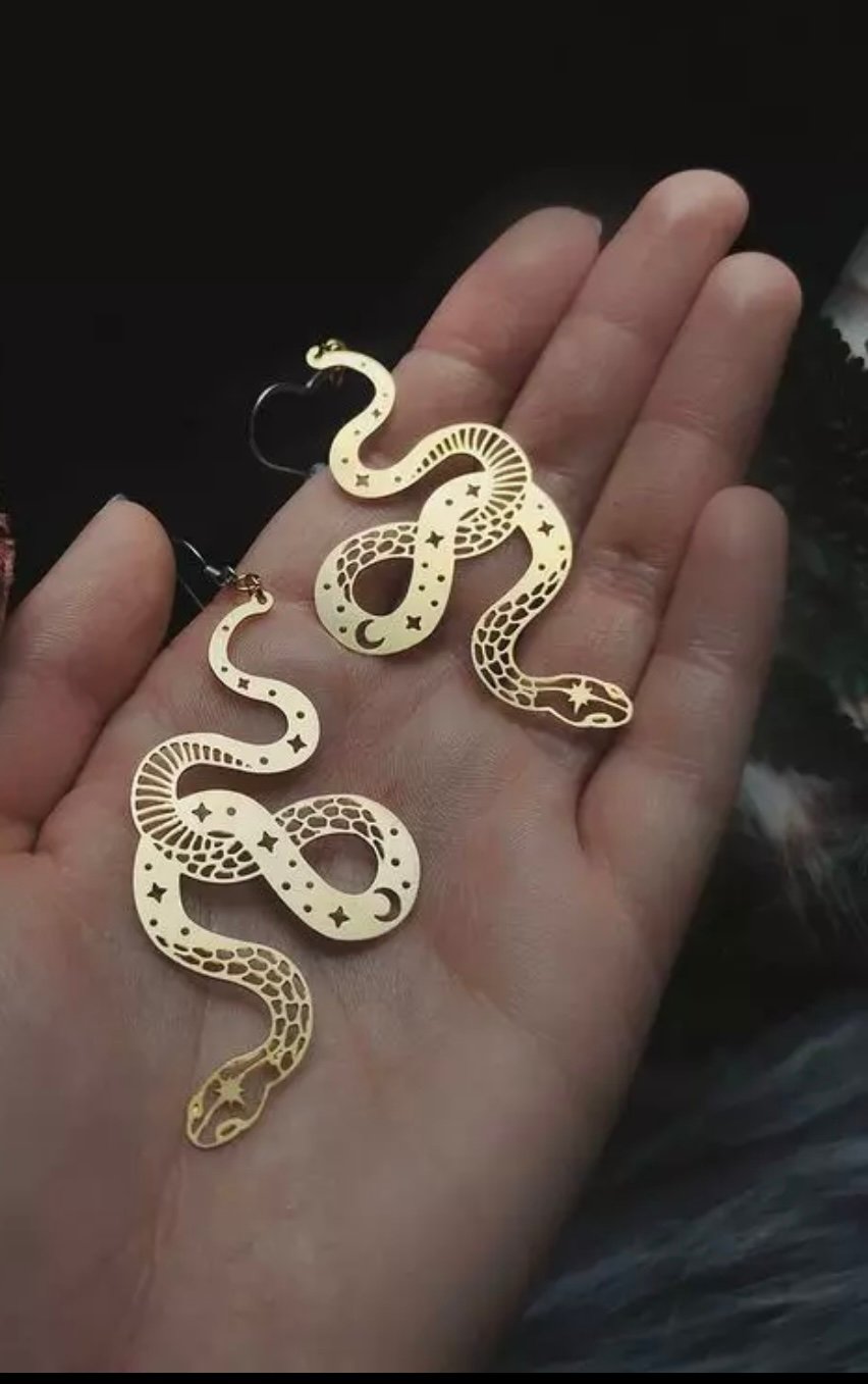 Image of Gold snakes 