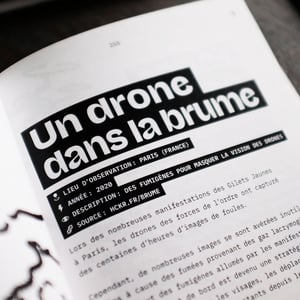 Image of Hacker Protester avec couverture holographique