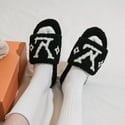 Black fur slides (Pre-Order)