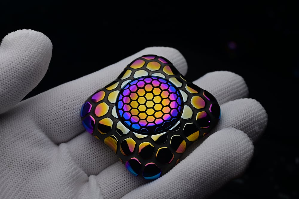 Image of Preorder Hex superconductor lucky clover fidget spinner
