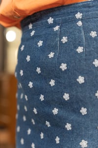 Image 3 of Gonna jeans ricamata