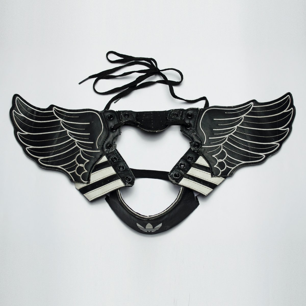 Image of SNEAKER WING HELMET / JS X AD / BLACK WHITE