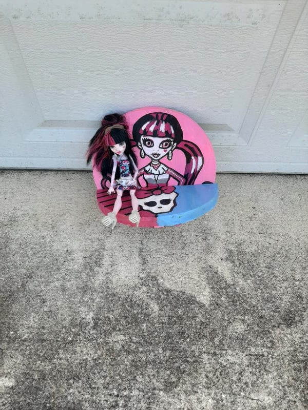 Image of Doll shelf