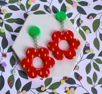 Image 2 of Strawberry flowers