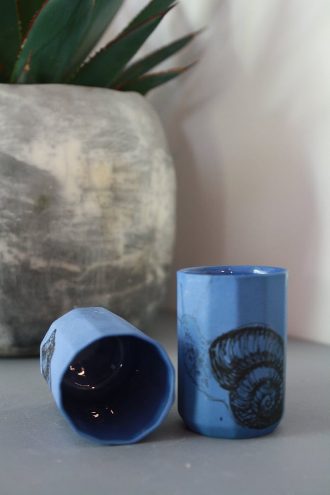 Zilas porcelāna glāzītes (2 gab)