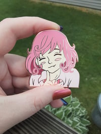 Image 3 of Noragami Kofuku Enamel Pin