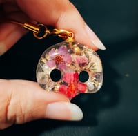 Image 1 of (PRE-ORDER) FFXIV Amaurotine Floral Mask Resin Keychain/Necklace