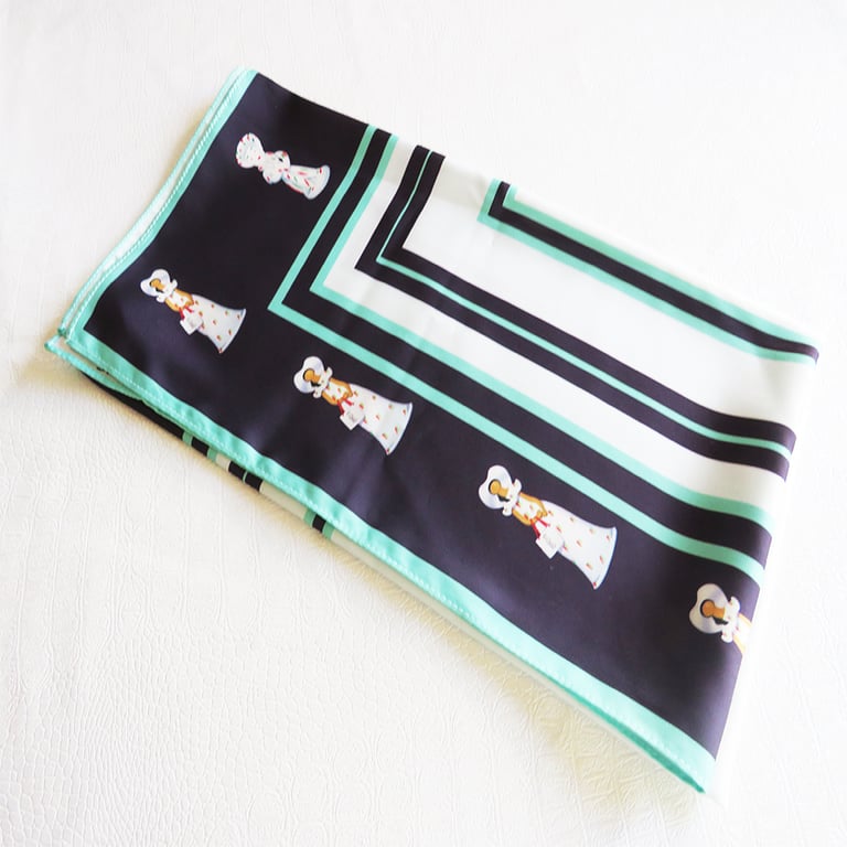 Siurell Scarf Image 4