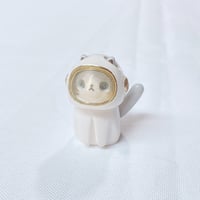 Image 2 of Gray And White Cat With Astronaut Helmet Ceramic Figurine