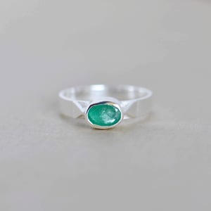 Image of Colombia Emerald oval cut flat band silver ring