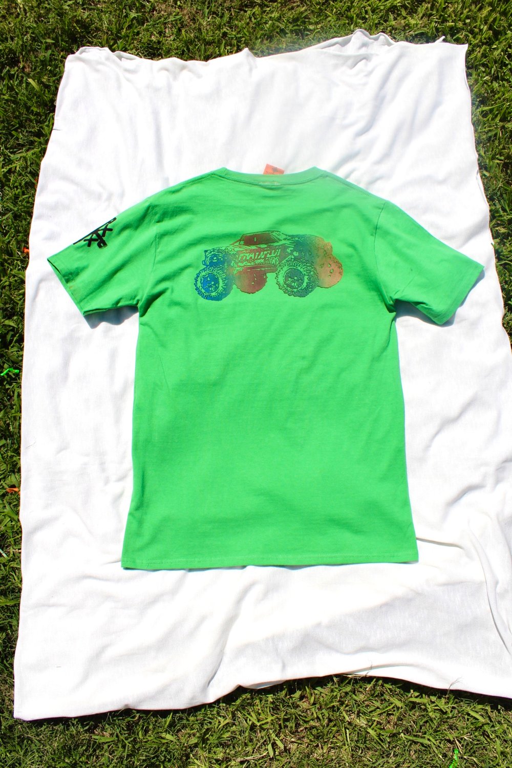 jump over em tee in green