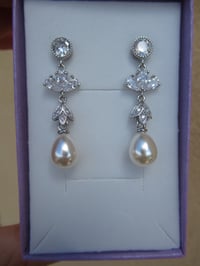 Image 5 of Kate Middleton Duchess of Cambridge Inspired Replikate Faux Pearl Drop Earrings