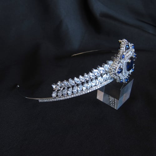 Image of Blue Belladonna crown