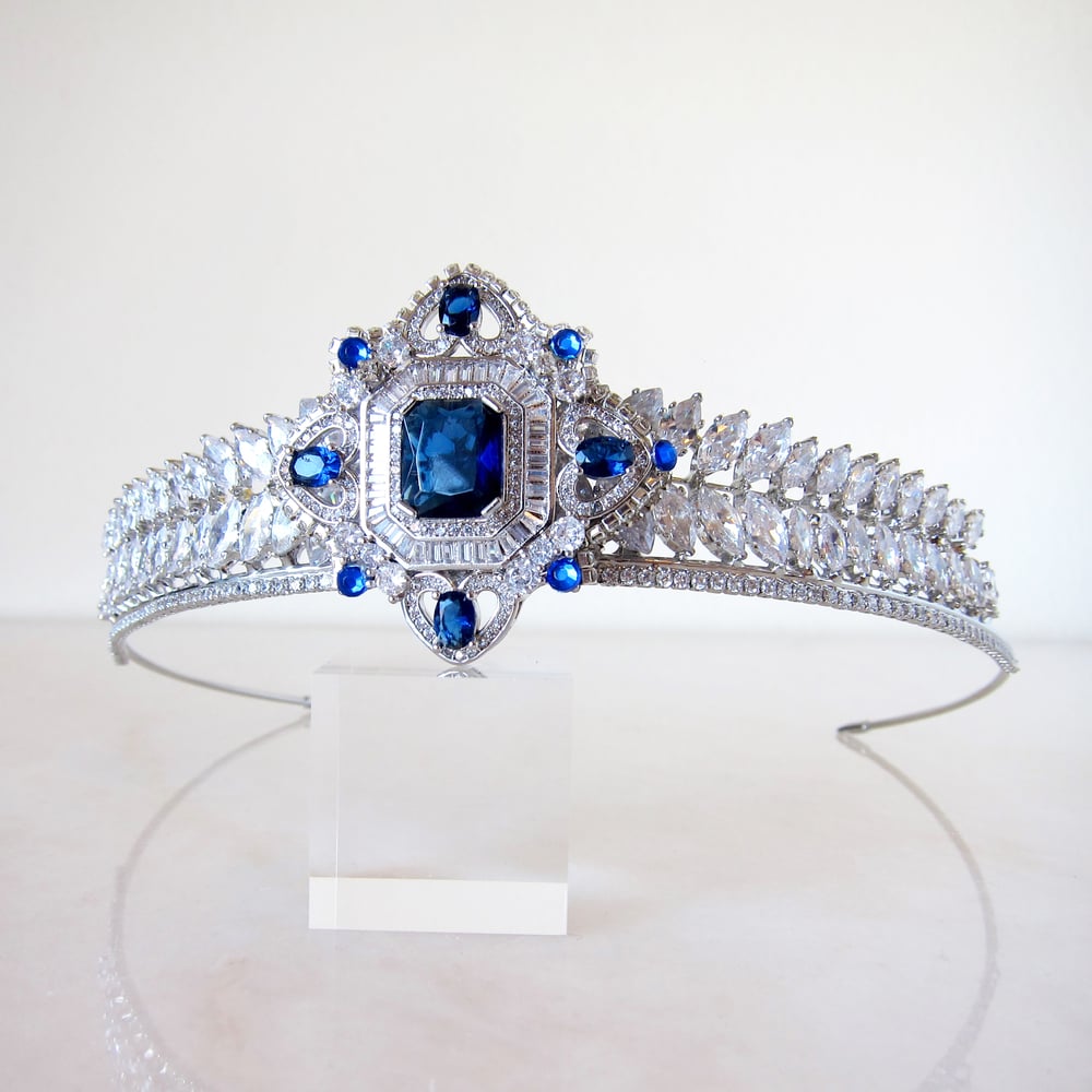 Image of Blue Belladonna crown 