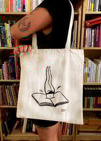 Image 1 of Bolsa "Salto lectora"