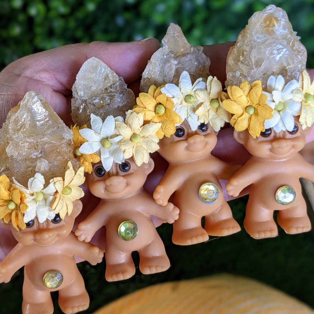 Citrine "Golden Amethyst" Crystal Troll Shorty with Mulberry Flower Crown 3.5"