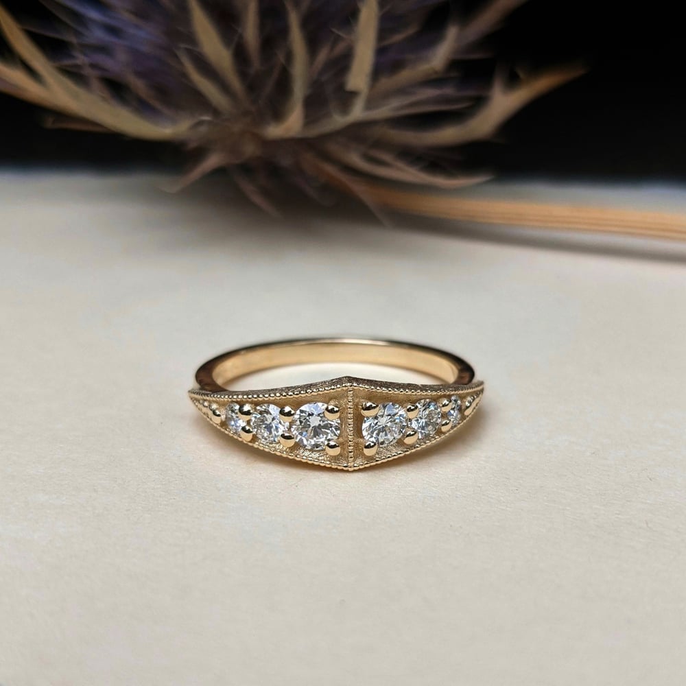 Image of Elva Ring