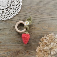 Image 3 of Patron Mon anneau de dentition fraise