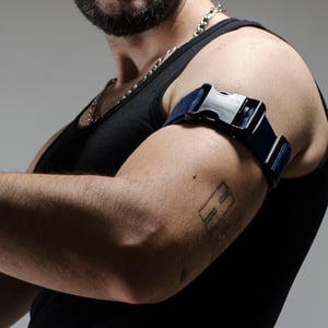 Image of TACTICAL ARMBAND / NAVY