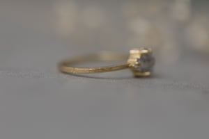 Image of 18ct gold hexagonal ’ice’ diamond ring (IOW192)
